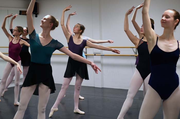 VOOROPLEIDING balletles bij Balletschool Helen Wilson
